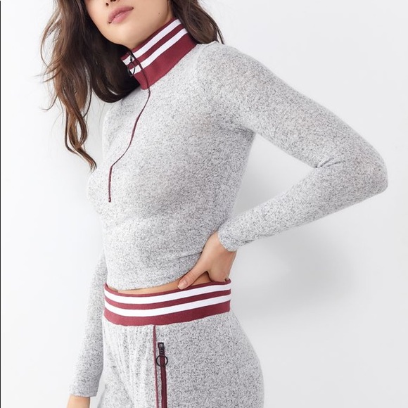 Urban Outfitters Turtleneck Half-Zip - Picture 3 of 3